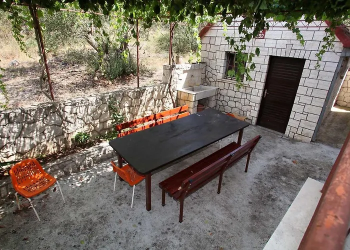 With A Parking Space Okrug Gornji, Ciovo - 12077 特罗吉尔